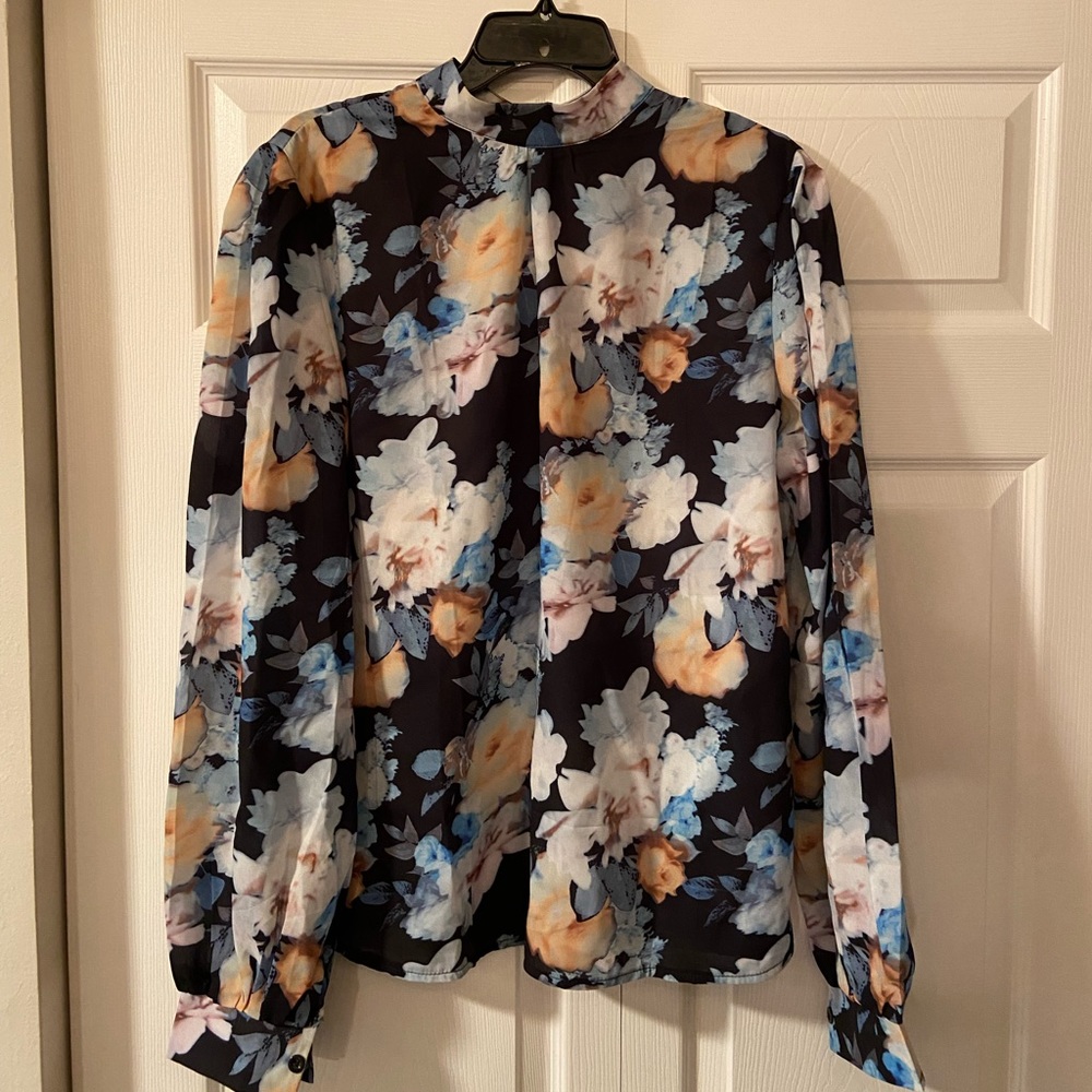 Floral puff sleeve shirt